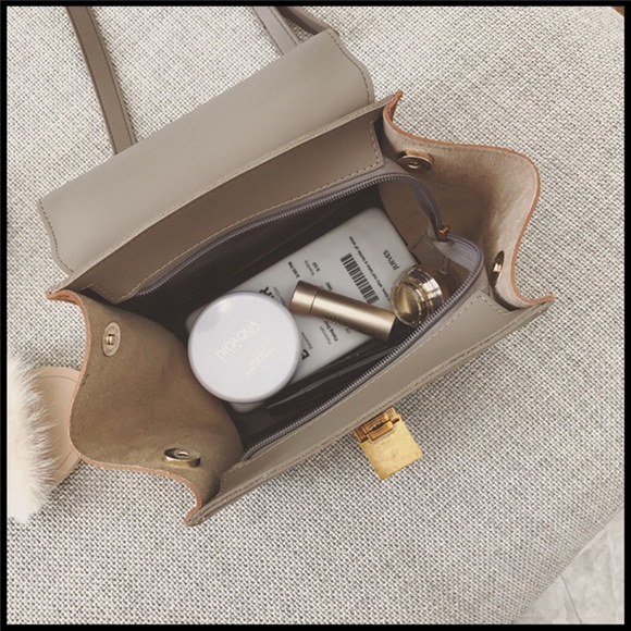 NEW Lyon Crossbody Tote - Picture 8 of 8